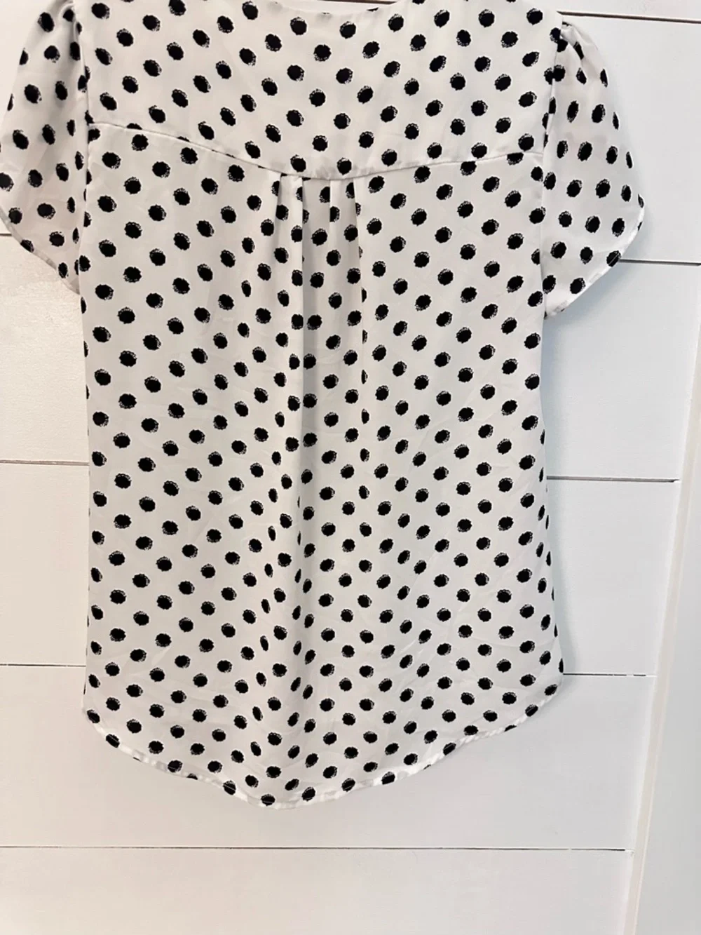 41 HAWTHORN M Carol Tulip sleeve white-black polkadot V neck top business casual - Picture 12 of 15
